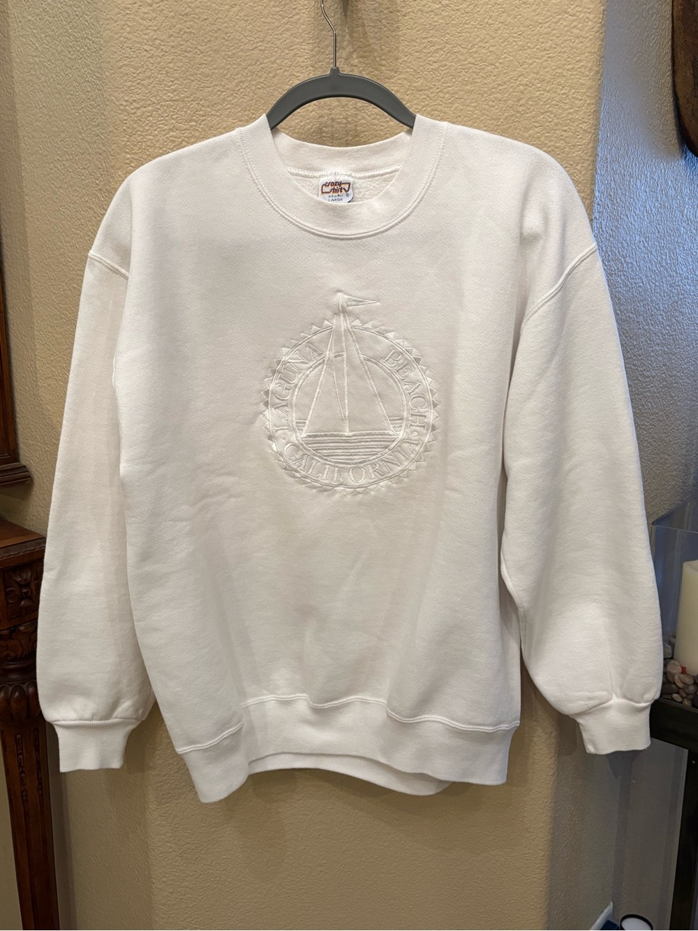 Vtg Crazy Shirts White Embroidery Laguna Beach Sailboat Sweatshirt Size Large